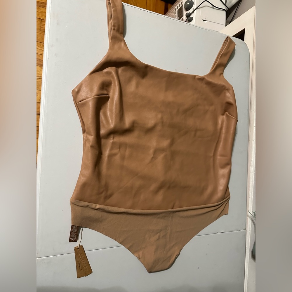 Skims Faux Leather Scoopneck Bodysuit- Sienna 3X NWT! - Picture 3 of 15